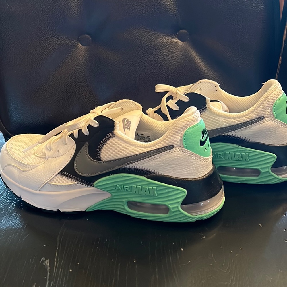 NIKE AIR